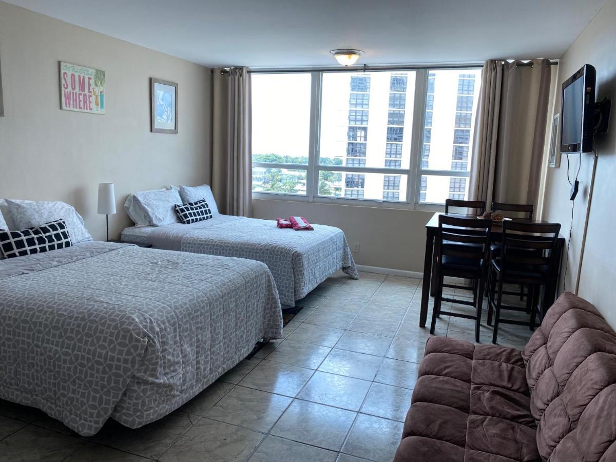 Ocean Front Studio Units マイアミビーチ エクステリア 写真