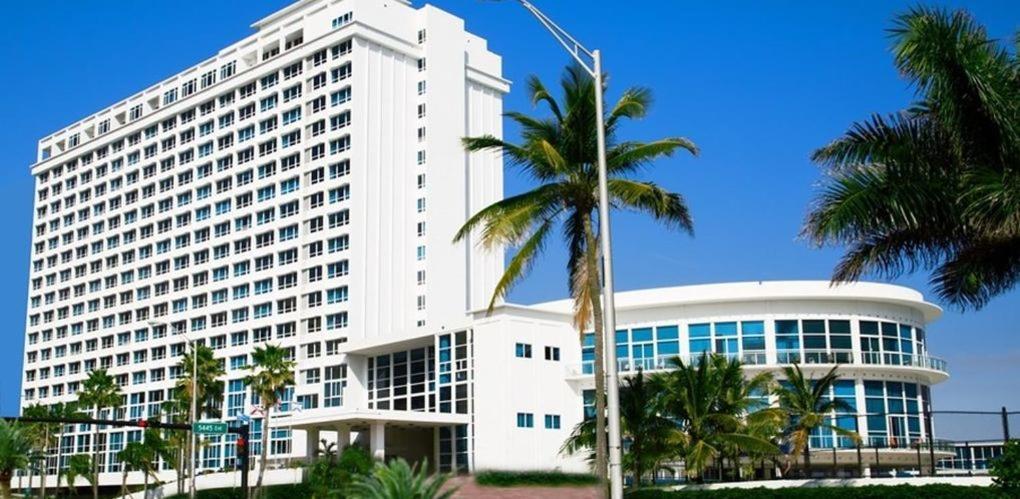 Ocean Front Studio Units マイアミビーチ エクステリア 写真